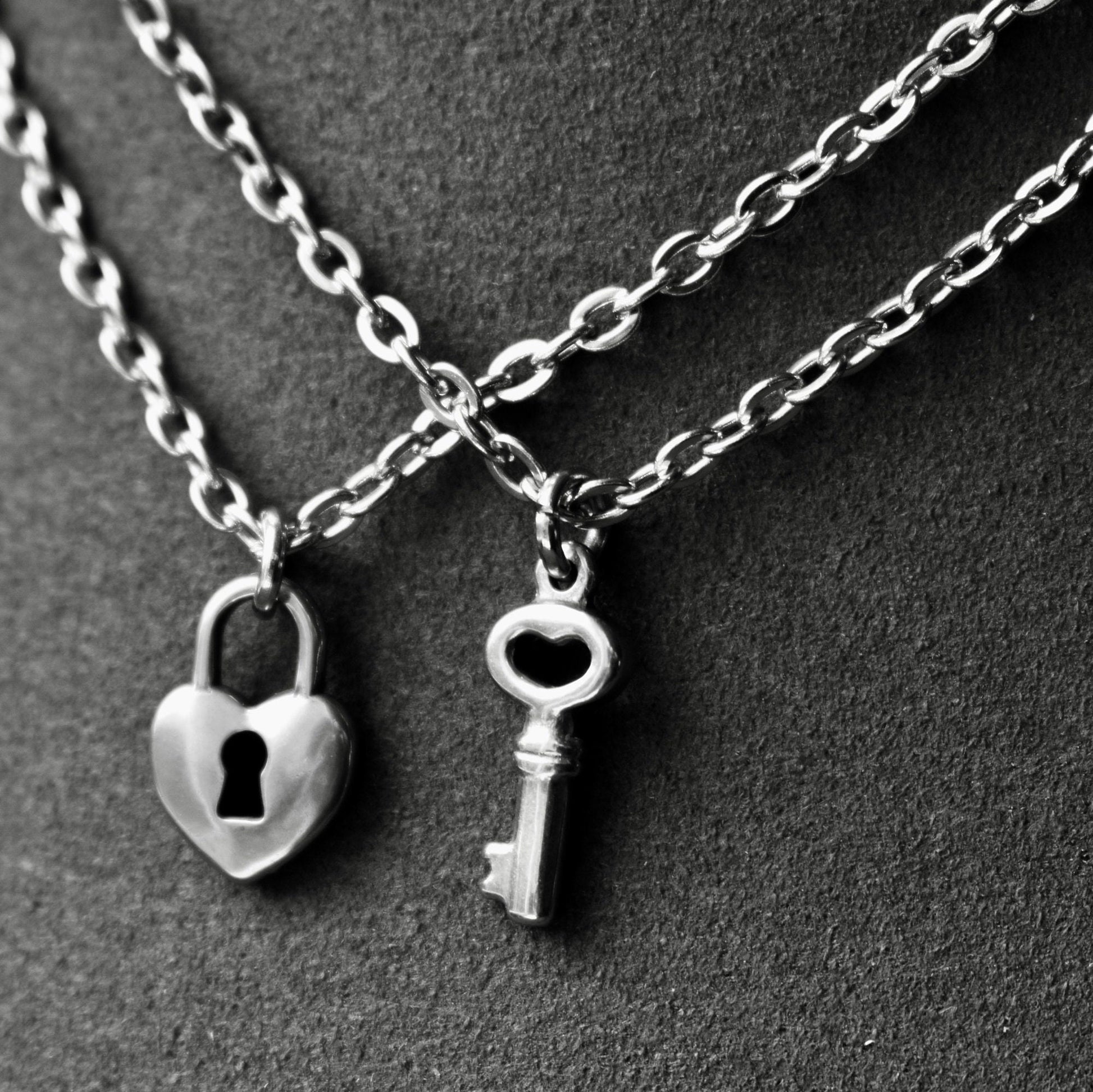 Key and Lock Couple Necklace Set of 2, Gift for Couples, His and Hers Necklace, Silver Couples Necklace, Gifts for Her Him Bestfriend Love