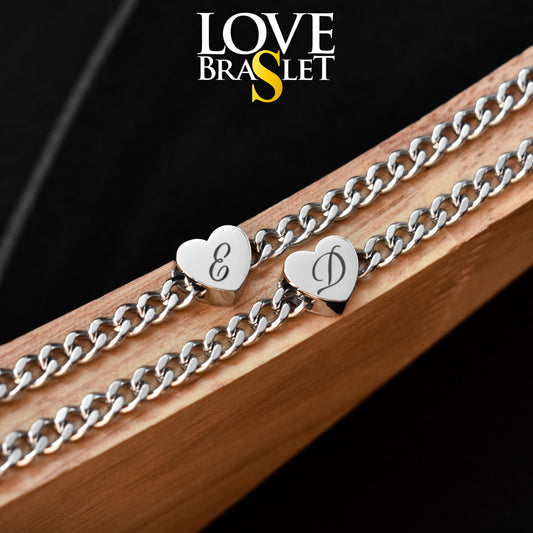 Personalized Couples Bracelet Initials on Movable Heart - LoveBrasleT – Matching Couples Gift Store