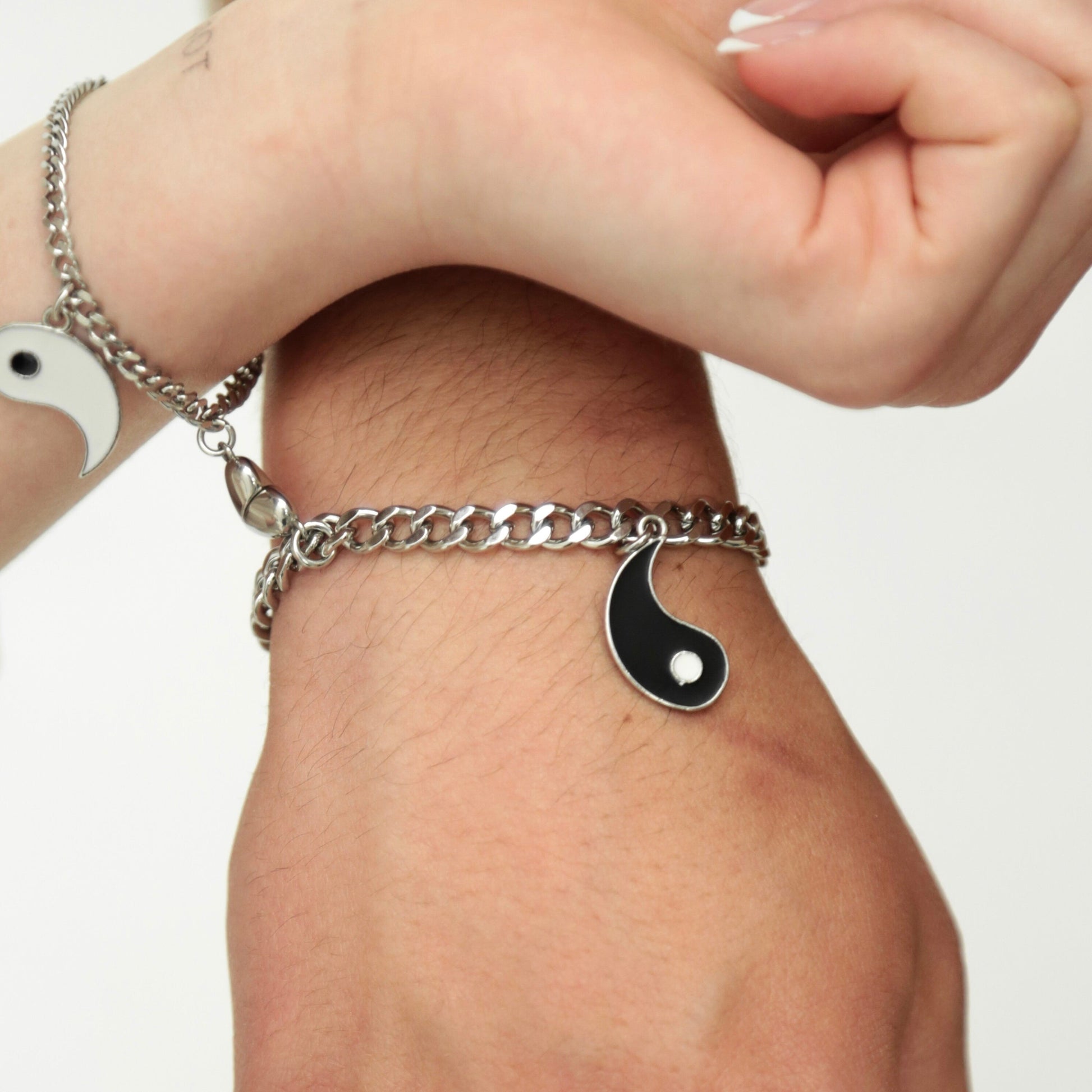 Set of 2 Couple Bracelets with Yin - Yang pendants and Heart Magnets | Gift for Couples, Gift for Her, Gift for Him, His and Hers Bracelets - LoveBrasleT - Couple Gift Store