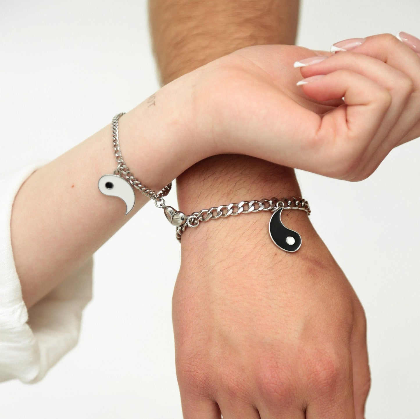 Set of 2 Couple Bracelets with Yin - Yang pendants and Heart Magnets | Gift for Couples, Gift for Her, Gift for Him, His and Hers Bracelets - LoveBrasleT - Couple Gift Store